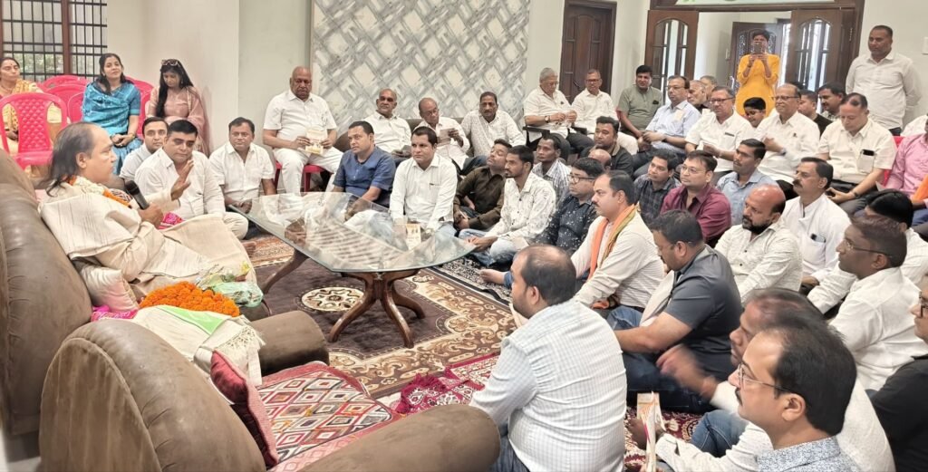 बनारी के श्याम एग्रो सुल्तानिया परिवार में पहुंचे आचार्य स्वामी सोमेंद्र जी महाराज ने गौ माता को राष्ट्र माता घोषित करवाने मांगा जन समर्थन, 27 अप्रैल को पूरे देश भर में दिया जाएगा ज्ञापन, सुल्तानिया परिवार ने किया स्वामी जी का आत्मीय स्वागत kshititech