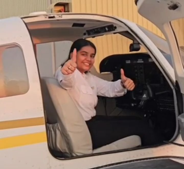 शक्ति की दूसरी बेटी बनी पायलट-सक्ती के रतेरिया परिवार की श्रुति ने बढ़ाया मान, श्याम प्रेमी अरविंद एवं शशि रतेरिया की मेधावी बेटी है श्रुति, अंतर्राष्ट्रीय महिला दिवस पर शक्ति की बेटी ने राष्ट्रीय स्तर पर किया शहर को गौरवन्नित kshititech