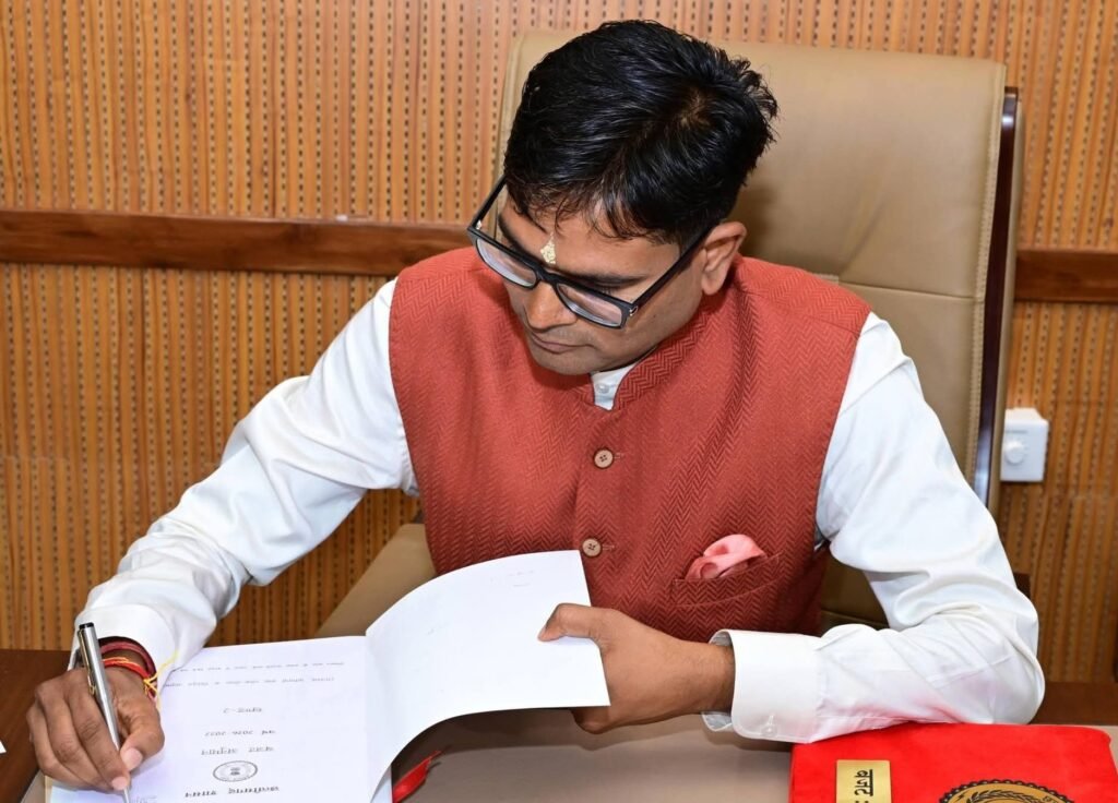 वित्त मंत्री चौधरी ने तकनीकी शिक्षा मंत्री को लिखा पत्र- छत्तीसगढ़ इंस्टीट्यूट ऑफ टेक्नोलॉजी, रायगढ़ का नाम सेठ किरोड़ीमल इंस्टीट्यूट ऑफ टेक्नोलॉजी करने का प्रस्ताव, चौधरी जी ने कहा- सेठ किरोड़ीमल जी के शिक्षा एवं स्वास्थ्य क्षेत्र में दिए गए योगदान को कभी नहीं भूला सकते kshititech