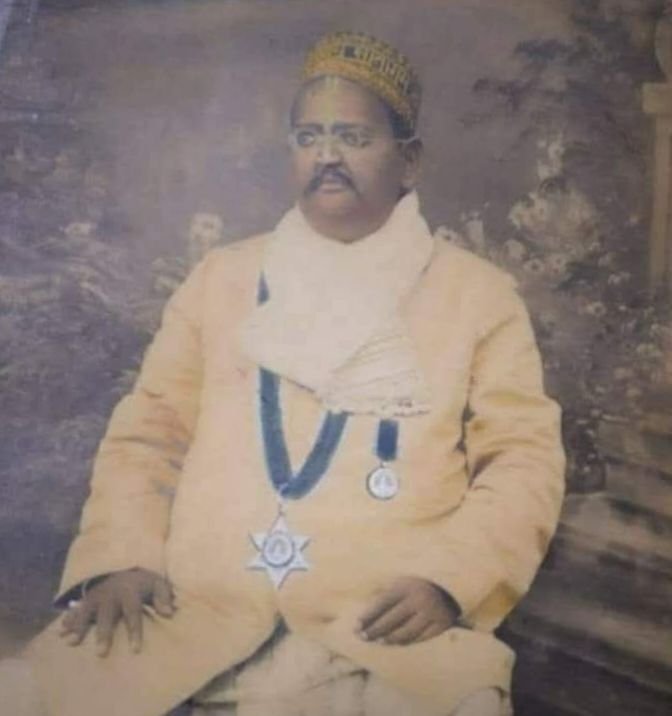 गौरवशाली इतिहास है दाऊ कल्याण सिंह जी का.प्रख्यात दानवीर के रूप में रखते थे अपनी पहचान. दाऊजी की देन से ही आज राजधानी रायपुर में संचालित है सेवा के बड़े-बड़े सार्वजनिक प्रकल्प. दानवीरता की मिशाल ऐसे बहुमुखी व्यक्तित्व के धनी दाऊजी को नमन kshititech