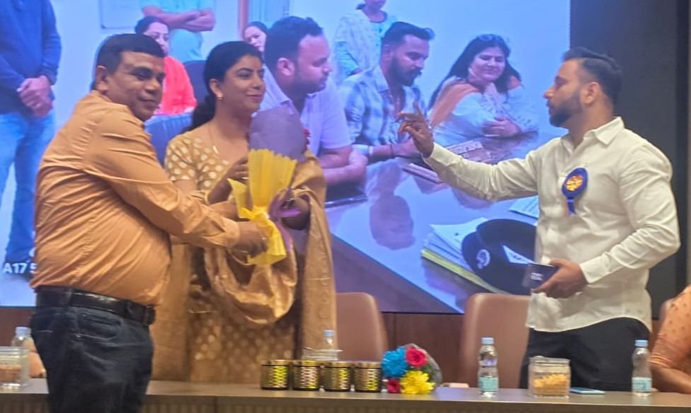 शक्ति जिले में उत्कृष्ट एवं रचनात्मक कार्यों के लिए रामनरेश यादव को मिला प्रदेश स्तरीय सम्मान. 15 मार्च को राजधानी रायपुर में आयोजित था प्रदेश स्तरीय अधिवेशन एवं शपथ ग्रहण समारोह शक्ति जिले में उत्कृष्ट एवं रचनात्मक कार्यों के लिए रामनरेश यादव को मिला प्रदेश स्तरीय सम्मान. 15 मार्च को राजधानी रायपुर में आयोजित था प्रदेश स्तरीय अधिवेशन एवं शपथ ग्रहण समारोह kshititech