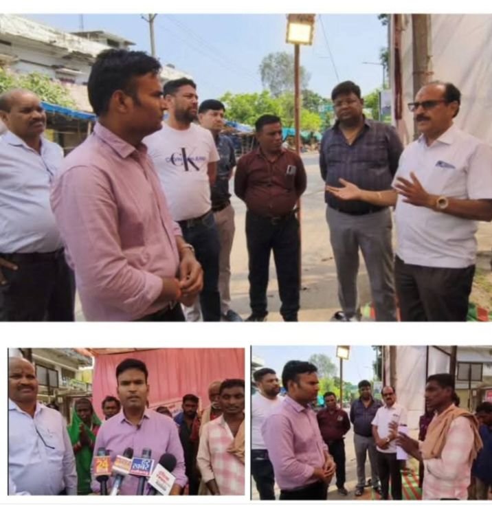 न्याय मांगने धरने पर बैठे सबरिया आदिवासी परिवार को नहीं मना पाया प्रशासन-शक्ति के जमीन कारोबारियो ने कहा- आदतन वसूली बाज पर हो कार्रवाई। अन्यथा कारोबारी भी करेंगे आंदोलन। 3 दिन से धरने पर बैठे आदिवासी परिवार की शिकायत पर जांच करने पहुंचे थे तहसीलदार साहब। जिला मुख्यालय के गौरव पथ पर चल रहा है धरना न्याय मांगने धरने पर बैठे सबरिया आदिवासी परिवार को नहीं मना पाया प्रशासन-शक्ति के जमीन कारोबारियो ने कहा- आदतन वसूली बाज पर हो कार्रवाई। अन्यथा कारोबारी भी करेंगे आंदोलन। 3 दिन से धरने पर बैठे आदिवासी परिवार की शिकायत पर जांच करने पहुंचे थे तहसीलदार साहब। जिला मुख्यालय के गौरव पथ पर चल रहा है धरना kshititech