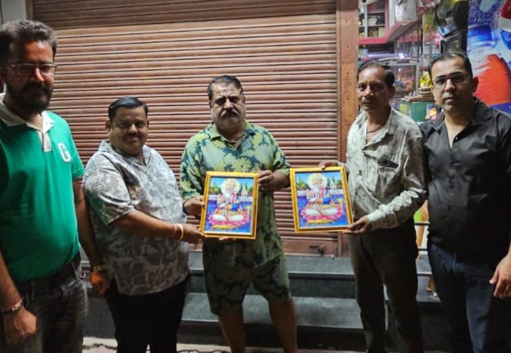 भगवान झूलेलाल जी की तस्वीर सिंधी समाज के घर-घर में हुई स्थापित।भारतीय सिंधु सभा युवा इकाई के अध्यक्ष सुरेश कृपलानी अनुकरणीय पहल। 20 मार्च को भगवान झूलेलाल जी की जयंती पर सामाजिक क्षेत्र में हुआ सराहनीय प्रयास भगवान झूलेलाल जी की तस्वीर सिंधी समाज के घर-घर में हुई स्थापित।भारतीय सिंधु सभा युवा इकाई के अध्यक्ष सुरेश कृपलानी अनुकरणीय पहल। 20 मार्च को भगवान झूलेलाल जी की जयंती पर सामाजिक क्षेत्र में हुआ सराहनीय प्रयास kshititech