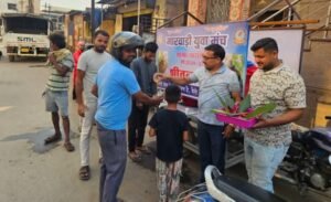 जल सेवा-मारवाड़ी युवा मंच खरसिया की चलित शीतल जल सेवा का 24 मार्च को मंच के संरक्षक गिरधर गुप्ता की उपस्थिति में हुआ शुभारंभ। श्री श्याम मंदिर परिसर में आयोजित था कार्यक्रम. मंच की खरसिया शाखा ने पेयजल सेवा को लेकर राष्ट्रीय स्तर पर बनाई है अपनी पहचान kshititech