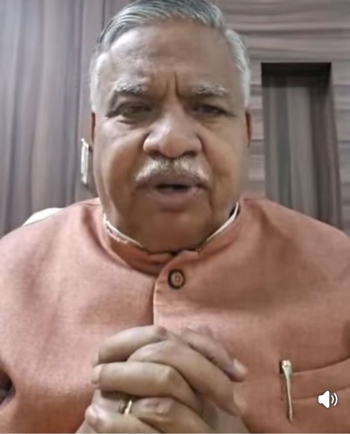 इस बार पूरे 5 सालों तक अध्यक्ष बने रहेंगे गोपाल शरण गर्ग.अखिल भारतीय अग्रवाल सम्मेलन के तीसरी बार निर्विरोध राष्ट्रीय अध्यक्ष चुने गए गोपाल शरण गर्ग. अध्यक्ष बनते साथ राज्यों का दौरा किया शुरू. छत्तीसगढ़- उड़ीसा के दौरे पर पहुंचे गर्ग जी. राष्ट्रीय अध्यक्ष ने कहा-महाराजा अग्रसेन की जीवनी को पाठ्यक्रम मैं किया जाए शामिल इस बार पूरे 5 सालों तक अध्यक्ष बने रहेंगे गोपाल शरण गर्ग.अखिल भारतीय अग्रवाल सम्मेलन के तीसरी बार निर्विरोध राष्ट्रीय अध्यक्ष चुने गए गोपाल शरण गर्ग. अध्यक्ष बनते साथ राज्यों का दौरा किया शुरू. छत्तीसगढ़- उड़ीसा के दौरे पर पहुंचे गर्ग जी. राष्ट्रीय अध्यक्ष ने कहा-महाराजा अग्रसेन की जीवनी को पाठ्यक्रम मैं किया जाए शामिल kshititech