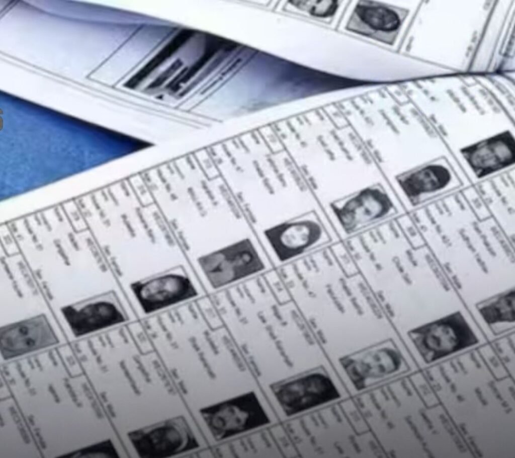 बंगाली मजदूरों का कोलकाता पलायन शुरू। दिल्ली- मुंबई सहित विभिन्न राज्यों में काम करने वाले मजदूर वोट में नाम कट जाने के डर से पहुंच रहे हैं कोलकाता। ममता का डर की ममता की ममता kshititech