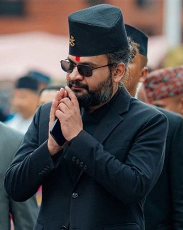 नेपाल में 35 साल के युवा प्रधानमंत्री बनते ही बालेन शाह के कार्यों से पूरी दुनिया में हो रही उनकी चर्चा. पूरे देश में वीआईपी कल्चर किया खत्म. नर्सरी से पांचवी तक नहीं होंगी परीक्षाएं. 10-10 बॉडीगार्ड लेकर चलने वाले वाला नियम समाप्त. किसी भी मंत्री-नेता की गाड़ी को चेक कर सकेगी पुलिस kshititech