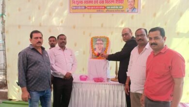 बाबू बिसाहू दास महंत जी ने जनता के लिए अच्छा काम किया इसलिए जन मानस कई दशक बीत जाने के बाद भी उन्हें याद करते हैं डॉ चरण दास महंत.श्रद्धांजलि सभा, फल वितरण, वस्त्र वितरण एवं निशुल्क स्वास्थ्य शिविर का अधिवक्ता राकेश महंत के संयोजकतत्व में हुआ आयोजन kshititech