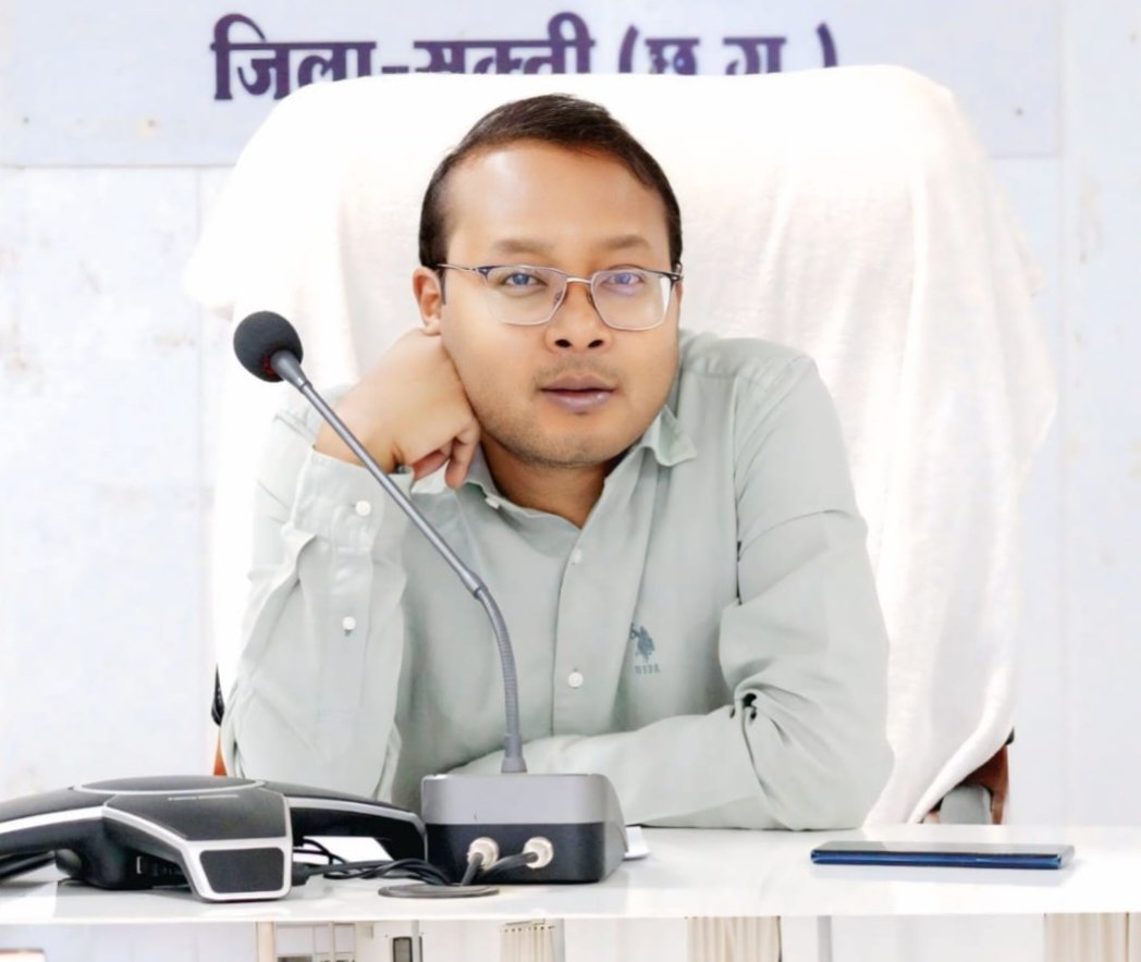 शक्ति जिले के सरकारी कामकाज में ए आई तकनीक से आएगी तेजी. समय की भी होगी बचाते कलेक्टर तोपनो। बुधवार को समय सीमा की बैठक को संबोधित कर रहे थे जिले के प्रशासनिक मुखिया।राजस्व पखवाड़े के आयोजन को लेकर भी कलेक्टर साहब ने दिए निर्देश. नए शैक्षणिक सत्र में स्कूली व्यवस्थाओं को लेकर भी दिए साहब जी ने निर्देश kshititech