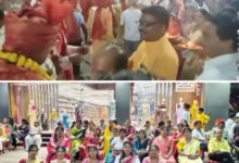 स्वागत का गौरवशाली क्षण-गबेल परिवार डोंगिया सुलोनी वालों की सैकड़ो महिलाओं ने परशुराम जी की शोभायात्रा का आरती की थाल से किया स्वागत. रामकुमार- गीता गबेल के द्वारा पुष्प वर्षा एवं आत्मीय स्वागत किया गया शोभायात्रा का. रामकुमार ने परशुराम जन्मोत्सव की दी शुभकामनाएं kshititech