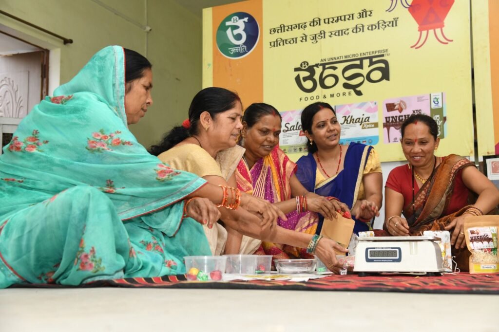 छत्तीसगढ़ की औद्योगिक प्रगति और निरंतर समृद्धि का प्रतीक वेदांता. वेदांता के बालको एल्युमिनियम प्लांट ने भी क्षेत्र की खुशहाली एवं समृद्धि में दिया अहम योगदान. राजधानी में वेदांता का बाल्को मेडिकल सेंटर कैंसर अस्पताल भी कैंसर मरीजों के लिए बन रहा एक वरदान. चेयरमैन अनिल अग्रवाल कहते हैं की ठान लो तो. सब कुछ पाना है संभव kshititech