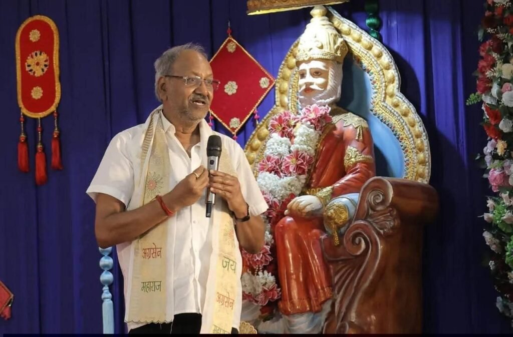 सांसद बृजमोहन अग्रवाल ने कहा- आज के समय में बच्चों को संस्कारिक करना सबसे बड़ी आवश्यकता. प्रत्येक अग्रसेन भवन को स्किल डेवलपमेंट सेंटर के रूप में किया जाए विकसित. स्वार्थ हित से ऊपर उठकर समाज विकास के लिए करें कम kshititech