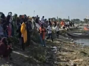 ब्रेकिंग न्यूज़- मथुरा की यमुना नदी में हुआ बड़ा हादसा- श्रद्धालुओं से भरा बोट टकराया पुल से. 10 लोगों की मौत. राधे राधे करते हो गए नदी में जलमग्न kshititech