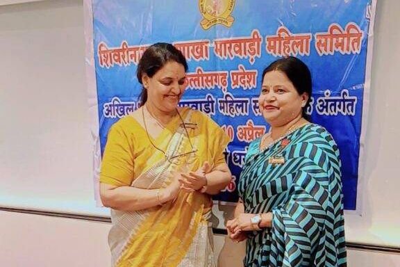 महिला सम्मेलन के संगठन को मजबूत बनाने लगातार प्रदेश का दौरा कर रही प्रांतीय अध्यक्ष उमा छपारिया. शिवरीनारायण एवं राहौद के दौरे में पहुंची उमा ने कहा- शाखा स्तर पर हम रचनात्मक कार्यों को दे गति. डिजिटल दक्ष कार्यक्रम की भी जानकारी दी उमा जी ने kshititech