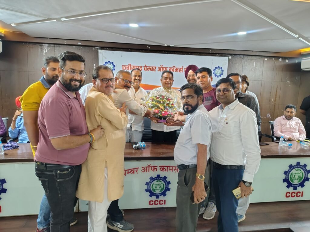 राजधानी गुड्स ट्रांसपोर्ट एसोसिएशन की नई कार्यकारिणी का हुआ शपथ ग्रहण.नए अध्यक्ष स्वरूप चोपड़ा के नेतृत्व में ट्रांसपोर्ट नगर को शहर से बाहर विकसित करने की उठी मांग. चेंबर अध्यक्ष से भी मिला प्रतिनिधिमंडल.मीडिया प्रभारी विकास अग्रवाल ने दी जानकारी kshititech