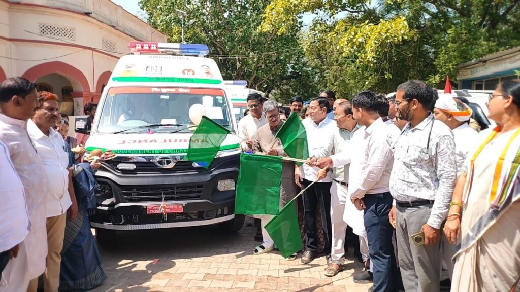 खुशहाल छत्तीसगढ़ के लिए काम किया था बाबू बिसाहू दास महन्त ने --रामकुमार यादव.ऐसी करनी कर चलो हम हंसे जग रोये-श्यामसुंदर अग्रवाल.चार 108 एम्बुलेंस का लोकार्पण. बिसाहू दास महंत की जन्म जयंती पर जिला मुख्यालय शक्ति में हुए विभिन्न आयोजन. नेता प्रतिपक्ष महंत जी एवं सूरज महंत भी रहे मौजूद kshititech