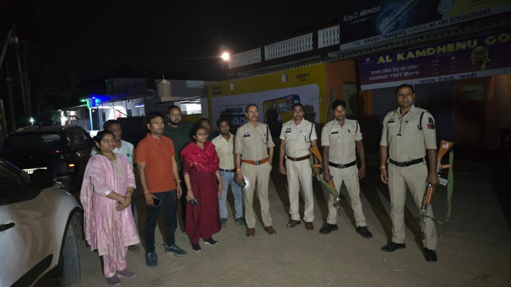 रात के अंधेरे में नदी में हो रहा था रेत का खेल-आधी रात को 1:00 बजे करही हसौद में अवैध रेत पकड़ने पहुंचे प्रशासन की टीम को मिली बड़ी सफलता पांच ट्रैक्टर जप्त बंदर का रेस्क्यू किया शक्ति के वन विभाग ने. कलेक्टर तोपनों के निर्देशन में एसडीएम कावेरी खुद रही मौजूद रात के अंधेरे में नदी में हो रहा था रेत का खेल-आधी रात को 1:00 बजे करही हसौद में अवैध रेत पकड़ने पहुंचे प्रशासन की टीम को मिली बड़ी सफलता पांच ट्रैक्टर जप्त बंदर का रेस्क्यू किया शक्ति के वन विभाग ने. कलेक्टर तोपनों के निर्देशन में एसडीएम कावेरी खुद रही मौजूद kshititech