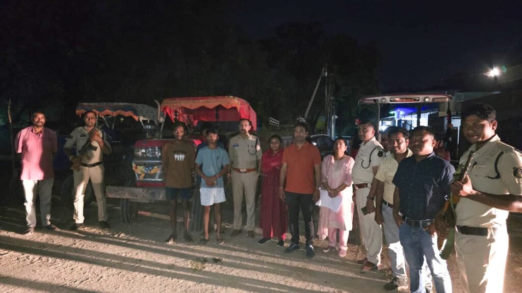 रात के अंधेरे में नदी में हो रहा था रेत का खेल-आधी रात को 1:00 बजे करही हसौद में अवैध रेत पकड़ने पहुंचे प्रशासन की टीम को मिली बड़ी सफलता पांच ट्रैक्टर जप्त बंदर का रेस्क्यू किया शक्ति के वन विभाग ने. कलेक्टर तोपनों के निर्देशन में एसडीएम कावेरी खुद रही मौजूद रात के अंधेरे में नदी में हो रहा था रेत का खेल-आधी रात को 1:00 बजे करही हसौद में अवैध रेत पकड़ने पहुंचे प्रशासन की टीम को मिली बड़ी सफलता पांच ट्रैक्टर जप्त बंदर का रेस्क्यू किया शक्ति के वन विभाग ने. कलेक्टर तोपनों के निर्देशन में एसडीएम कावेरी खुद रही मौजूद kshititech