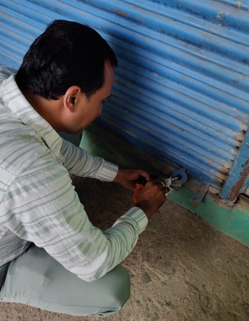 शक्ति जिले में महंगे दामों पर खाद बेचने वाले विक्रेताओं पर लगातार दूसरे दिन भी जारी रही कार्रवाई. प्रशासन सख्त. कलेक्टर तोपनो एवं उपसंचालक कृषि प्रधान के निर्देशन में विभाग सक्रिय। महतारी वंदन से गीता बनी आत्मनिर्भर. तार मिस्त्री हेतु युवाओं को मिलेगा खुद का रोजगार. जिले में निशुल्क स्वास्थ्य जांच शिविरों का हुआ सफल आयोजन शक्ति जिले में महंगे दामों पर खाद बेचने वाले विक्रेताओं पर लगातार दूसरे दिन भी जारी रही कार्रवाई. प्रशासन सख्त. कलेक्टर तोपनो एवं उपसंचालक कृषि प्रधान के निर्देशन में विभाग सक्रिय। महतारी वंदन से गीता बनी आत्मनिर्भर. तार मिस्त्री हेतु युवाओं को मिलेगा खुद का रोजगार. जिले में निशुल्क स्वास्थ्य जांच शिविरों का हुआ सफल आयोजन kshititech