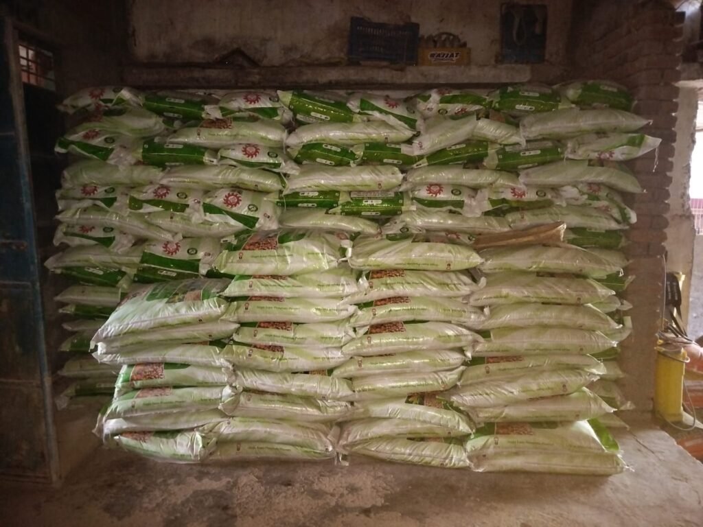 शक्ति जिले में महंगे दामों पर खाद बेचने वाले विक्रेताओं पर लगातार दूसरे दिन भी जारी रही कार्रवाई. प्रशासन सख्त. कलेक्टर तोपनो एवं उपसंचालक कृषि प्रधान के निर्देशन में विभाग सक्रिय। महतारी वंदन से गीता बनी आत्मनिर्भर. तार मिस्त्री हेतु युवाओं को मिलेगा खुद का रोजगार. जिले में निशुल्क स्वास्थ्य जांच शिविरों का हुआ सफल आयोजन शक्ति जिले में महंगे दामों पर खाद बेचने वाले विक्रेताओं पर लगातार दूसरे दिन भी जारी रही कार्रवाई. प्रशासन सख्त. कलेक्टर तोपनो एवं उपसंचालक कृषि प्रधान के निर्देशन में विभाग सक्रिय। महतारी वंदन से गीता बनी आत्मनिर्भर. तार मिस्त्री हेतु युवाओं को मिलेगा खुद का रोजगार. जिले में निशुल्क स्वास्थ्य जांच शिविरों का हुआ सफल आयोजन kshititech