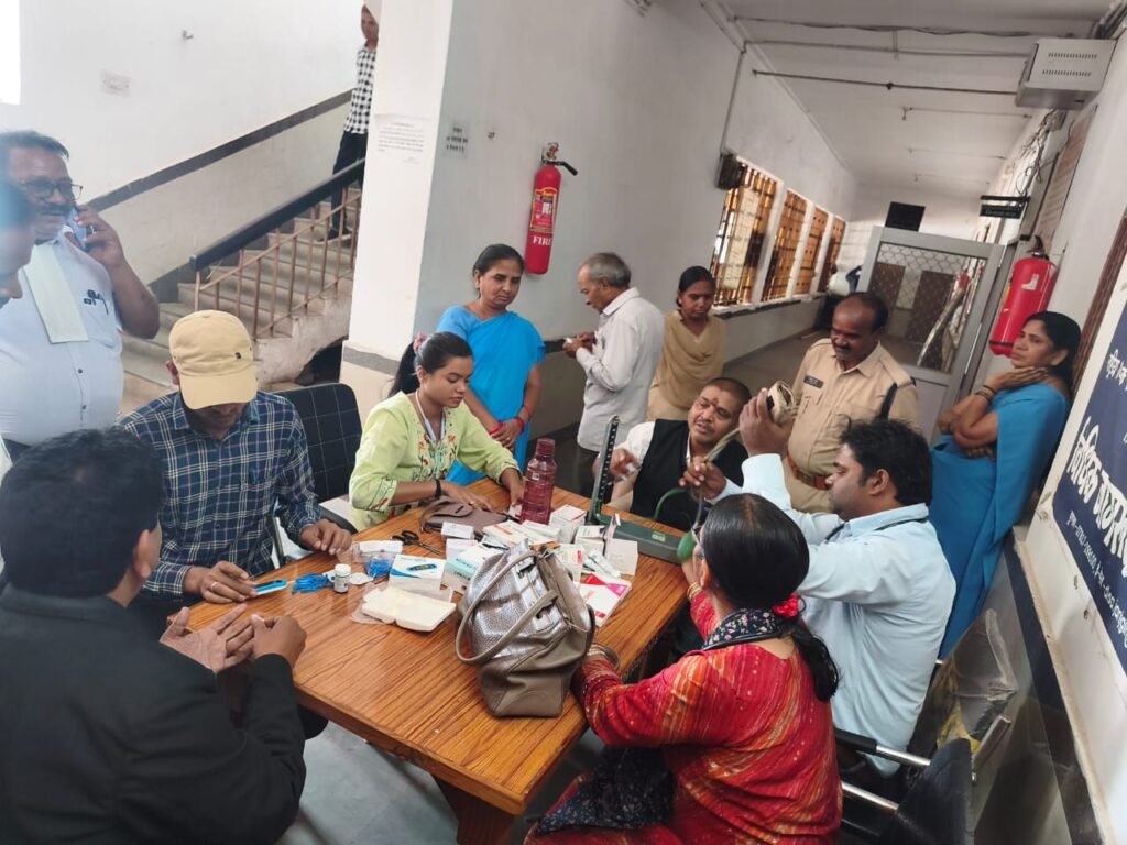 शक्ति जिले में महंगे दामों पर खाद बेचने वाले विक्रेताओं पर लगातार दूसरे दिन भी जारी रही कार्रवाई. प्रशासन सख्त. कलेक्टर तोपनो एवं उपसंचालक कृषि प्रधान के निर्देशन में विभाग सक्रिय। महतारी वंदन से गीता बनी आत्मनिर्भर. तार मिस्त्री हेतु युवाओं को मिलेगा खुद का रोजगार. जिले में निशुल्क स्वास्थ्य जांच शिविरों का हुआ सफल आयोजन शक्ति जिले में महंगे दामों पर खाद बेचने वाले विक्रेताओं पर लगातार दूसरे दिन भी जारी रही कार्रवाई. प्रशासन सख्त. कलेक्टर तोपनो एवं उपसंचालक कृषि प्रधान के निर्देशन में विभाग सक्रिय। महतारी वंदन से गीता बनी आत्मनिर्भर. तार मिस्त्री हेतु युवाओं को मिलेगा खुद का रोजगार. जिले में निशुल्क स्वास्थ्य जांच शिविरों का हुआ सफल आयोजन kshititech