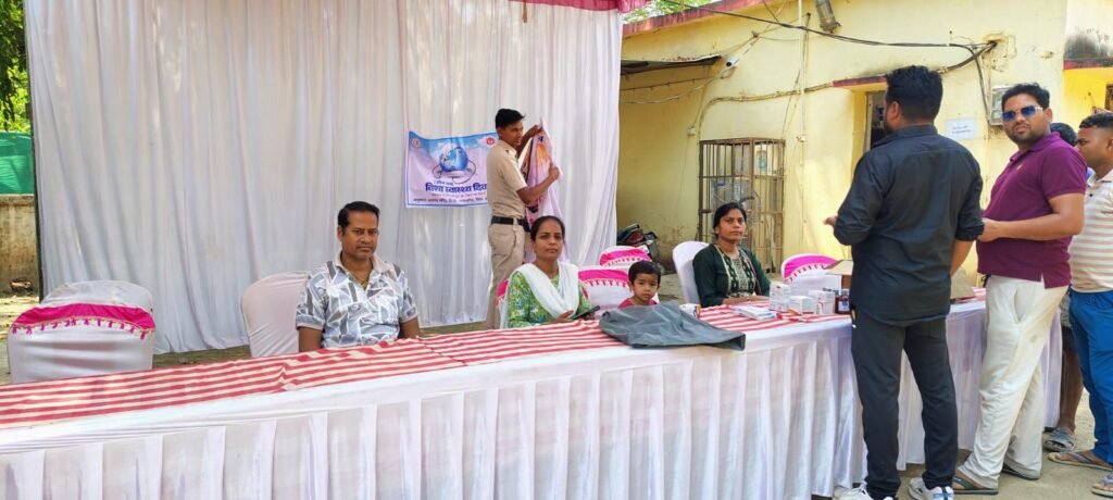 शक्ति जिले में महंगे दामों पर खाद बेचने वाले विक्रेताओं पर लगातार दूसरे दिन भी जारी रही कार्रवाई. प्रशासन सख्त. कलेक्टर तोपनो एवं उपसंचालक कृषि प्रधान के निर्देशन में विभाग सक्रिय। महतारी वंदन से गीता बनी आत्मनिर्भर. तार मिस्त्री हेतु युवाओं को मिलेगा खुद का रोजगार. जिले में निशुल्क स्वास्थ्य जांच शिविरों का हुआ सफल आयोजन शक्ति जिले में महंगे दामों पर खाद बेचने वाले विक्रेताओं पर लगातार दूसरे दिन भी जारी रही कार्रवाई. प्रशासन सख्त. कलेक्टर तोपनो एवं उपसंचालक कृषि प्रधान के निर्देशन में विभाग सक्रिय। महतारी वंदन से गीता बनी आत्मनिर्भर. तार मिस्त्री हेतु युवाओं को मिलेगा खुद का रोजगार. जिले में निशुल्क स्वास्थ्य जांच शिविरों का हुआ सफल आयोजन kshititech