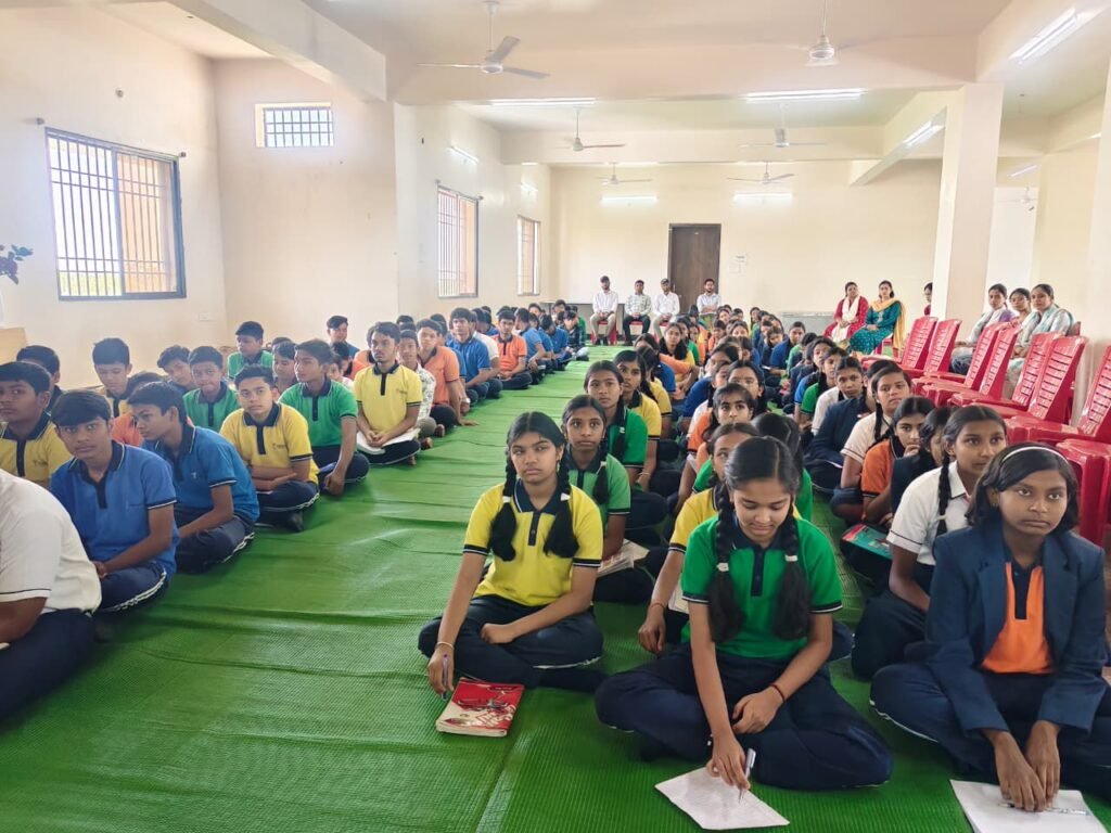 एलेन कोटा के मोटीवेटर ने किया मार्गदर्शन-शक्ति के सीबीएसई संस्कार पब्लिक स्कूल में हुआ।भविष्य की उड़ान 'कैरियर कॉन्क्लेव' का भव्य आयोजन. विद्यार्थियों के बीच हुए सीधे संवाद से आगे बढ़ने का मिलेगा बेहतर अवसर एलेन कोटा के मोटीवेटर ने किया मार्गदर्शन-शक्ति के सीबीएसई संस्कार पब्लिक स्कूल में हुआ।भविष्य की उड़ान 'कैरियर कॉन्क्लेव' का भव्य आयोजन. विद्यार्थियों के बीच हुए सीधे संवाद से आगे बढ़ने का मिलेगा बेहतर अवसर kshititech