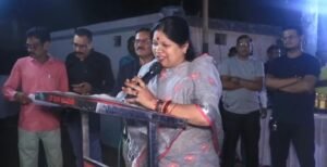 कर्मचारी-अधिकारी फेडरेशन द्वारा रात्रि कालीन टेनिस बॉल क्रिकेट प्रतियोगिता का हुआ आयोजन.डीबी वेंचर्स कप प्रतियोगिता में कैशलेश चिकित्सा सेवा कल्याण संघ ने मारी बाजी. सांसद-विधायक सहित दिग्गज हस्तियां रही मौजूद. फेडरेशन के जिला उपाध्यक्ष डॉ रविंद्र द्विवेदी ने दी जानकारी. 32 संगठनों ने करी सहभागिता kshititech