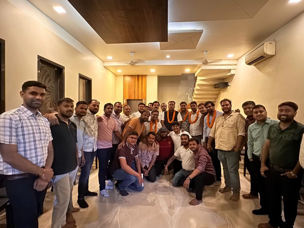 अमर सुल्तानिया की मौजूदगी में नैला जांजगीर मारवाड़ी युवा मंच के नए सत्र के निर्वाचन संपन्न. सुल्तानिया ने दी नए पदाधिकारियो को नए दायित्व की बधाई. आकाश अध्यक्ष. अनुभव बने सचिव निकुंज को मिली कोषाध्यक्ष की जिम्मेदारी kshititech