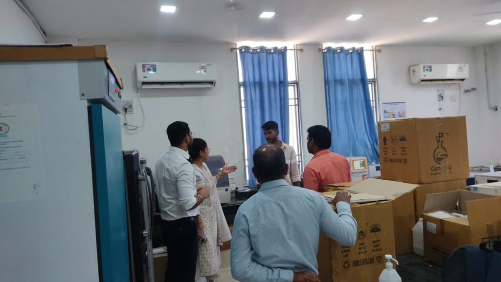 स्वास्थ्य केदो की व्यवस्थाओं को बेहतर बनाने सीएमएचओ डॉक्टर पूजा अग्रवाल ने किया अस्पतालों का निरीक्षण. उपस्थित चिकित्सा अधिकारियों को जन सुविधाओं एवं प्रशासनिक व्यवस्थाओं को लेकर दिए आवश्यक निर्देश. भीषण गर्मी को देखते हुए आपातकालीन स्वास्थ्य सुविधाओं को भी दुरुस्त रखने संबंधी दिए गए निर्देश kshititech