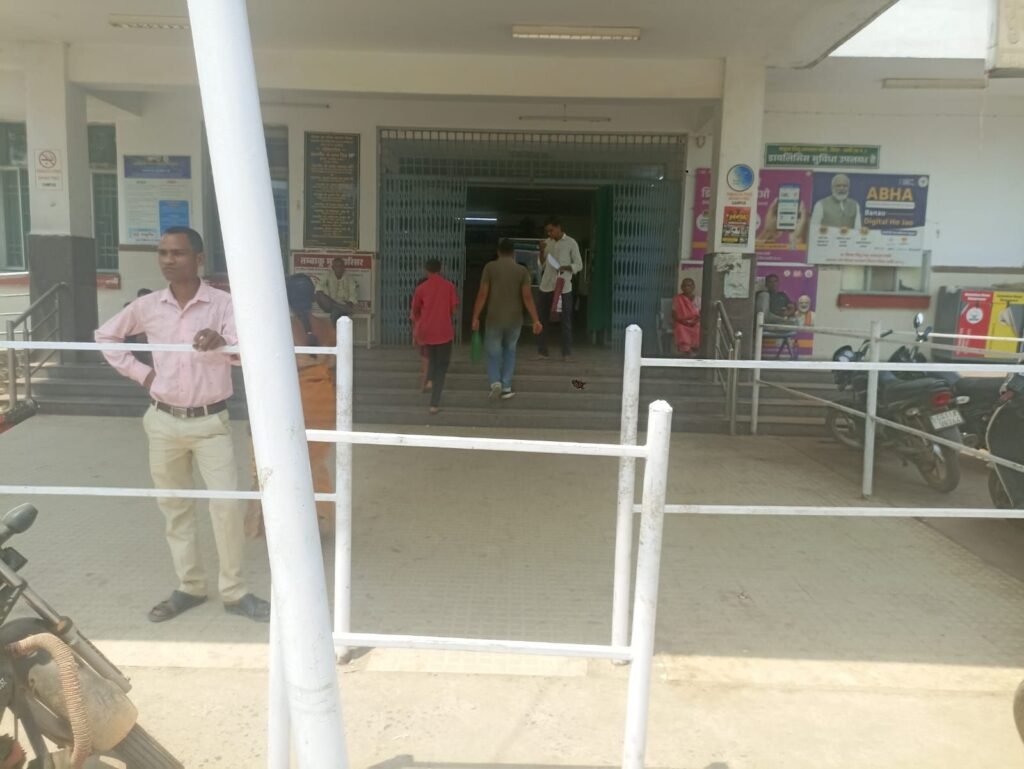 शक्ति के मातृ एवं शिशु चिकित्सालय में साफ सफाई व्यवस्था सहित मरीजों को दी जा रही बेहतर चिकित्सा सुविधाये. सीएमएचओ मैडम के निर्देशन में बीएमओ डॉक्टर अर्जुन सोनवानी है सजग. अस्पताल में डायलिसिस एवं स्त्री रोग विशेषज्ञ की भी मिल रही बेहतर सुविधाएं kshititech