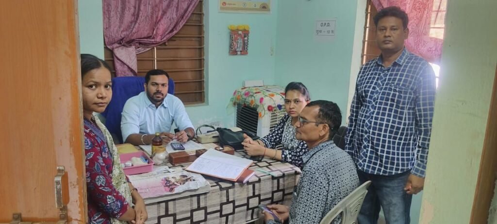 शक्ति के ब्लॉक मेडिकल ऑफिसर सोनवानी ने किया उप स्वास्थ्य केंद्र बाराद्वार एवं पलाड़ी खुर्द का निरीक्षण. स्वास्थ्य केंद्र की व्यवस्थाओं को लेकर मौजूदा कर्मचारियों को दिए निर्देश. मौसमी बीमारियों को लेकर चिकित्सा सुविधाये दुरुस्त रखने एवं जन जागरूकता कार्यक्रमों में तेजी लाने के लिए निर्देश kshititech