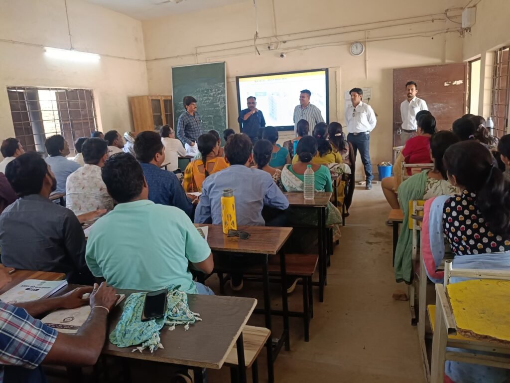 नगर पंचायत डभरा द्वारा जनगणना का दिया गया प्रशिक्षण।सीएमओ आनंद कुमार राय सहित प्रशिक्षकों ने प्रगणक. सुपरवाइजरों को दिया प्रशिक्षण. 1 मई से डभरा शहर के घर-घर में जाएंगे जनगणना के कर्मचारी. जिला कलेक्टर अमृत विकास तोपनो के निर्देशन में जनगणना का होगा कार्य kshititech