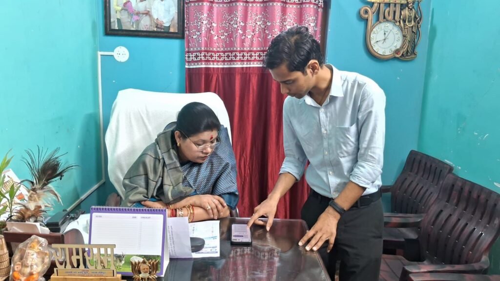 मंगलवार को कलेक्टर तोपनो साहब ने समय सीमा की बैठक में विभिन्न विभाग प्रमुखों से करी समीक्षा सांसद कमलेश जांगड़े ने स्व जनगणना के माध्यम से भरी जानकारी. जन दर्शन में जिले के प्रशासनिक मुखिया ने नागरिकों की सुनी समस्याएं. सखी वन स्टॉप सेंटर के संचालन के लिए दो पदों पर निकली वैकेंसी kshititech