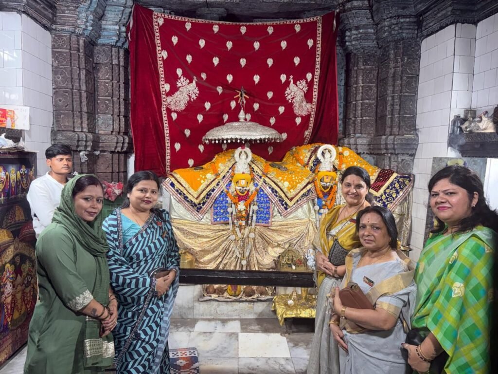 महिला सम्मेलन के संगठन को मजबूत बनाने लगातार प्रदेश का दौरा कर रही प्रांतीय अध्यक्ष उमा छपारिया. शिवरीनारायण एवं राहौद के दौरे में पहुंची उमा ने कहा- शाखा स्तर पर हम रचनात्मक कार्यों को दे गति. डिजिटल दक्ष कार्यक्रम की भी जानकारी दी उमा जी ने kshititech