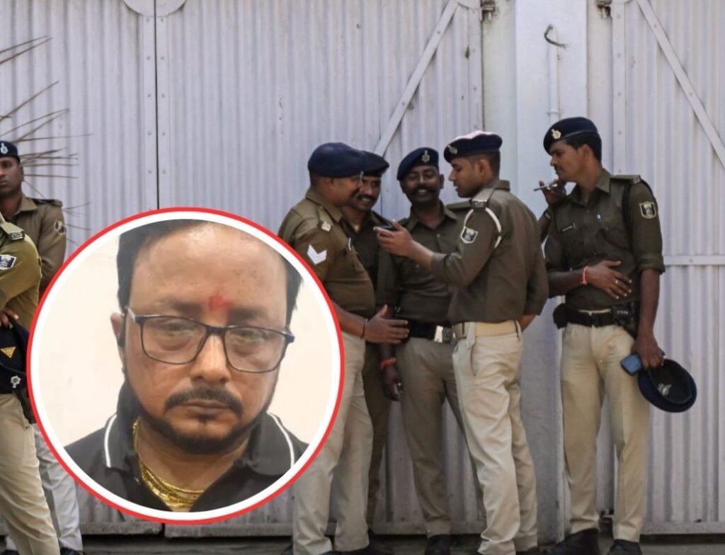 खुद को आईपीएस अधिकारी बताकर लोगों से ठगी करने वाले शातिर ठग को पुलिस ने किया गिरफ्तार. सोने की मोटी चैन भी पहना हुआ था फर्जी आईपीएस खुद को आईपीएस अधिकारी बताकर लोगों से ठगी करने वाले शातिर ठग को पुलिस ने किया गिरफ्तार. सोने की मोटी चैन भी पहना हुआ था फर्जी आईपीएस kshititech