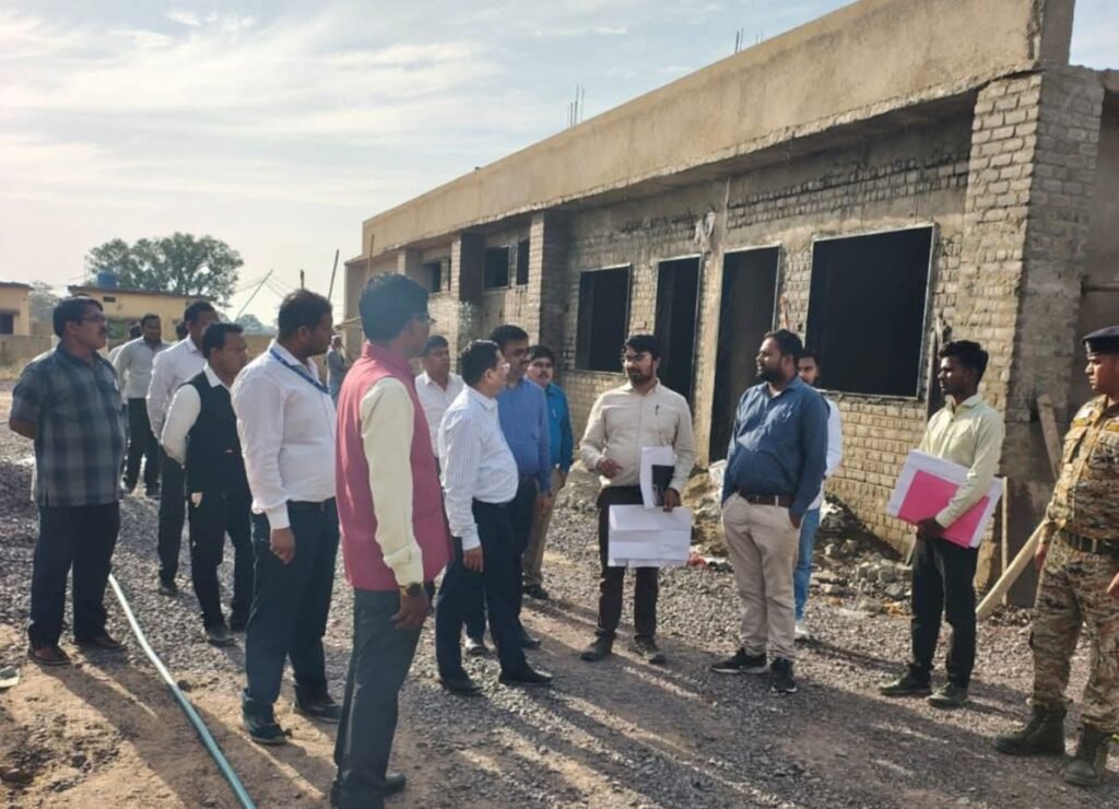 जैजैपुर में बन रहे व्यवहार न्यायालय का निरीक्षण किया जयदीप गर्ग ने. निर्माण कार्यों की गुणवत्ता को लेकर निर्माण एजेंसी को दिए गए सख्त निर्देश. वाटर हार्वेस्टिंग सिस्टम को लेकर भी गंभीर नजर आए एडीजे साहब जैजैपुर में बन रहे व्यवहार न्यायालय का निरीक्षण किया जयदीप गर्ग ने. निर्माण कार्यों की गुणवत्ता को लेकर निर्माण एजेंसी को दिए गए सख्त निर्देश. वाटर हार्वेस्टिंग सिस्टम को लेकर भी गंभीर नजर आए एडीजे साहब kshititech