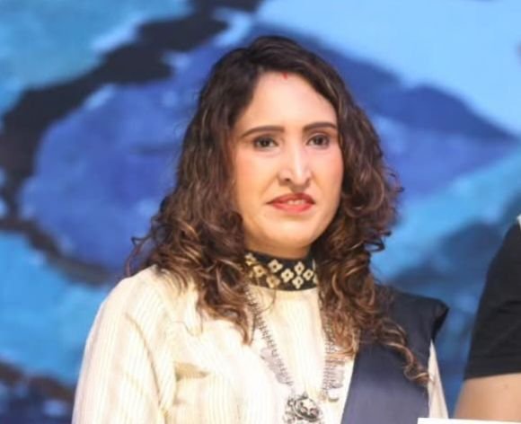 प्रेरणादाई है डॉक्टर नीता नायक का जीवन-श्री बालाजी हॉस्पिटल की बैकबोन डॉ .नीता नायक. अगर महिलाएं ठान लें, तो वे घर और प्रोफेशनल लाइफ के बीच संतुलन बनाकर हर मुकाम हासिल कर सकती हैं।सफलता के लिए केवल किताबी शिक्षा ही काफी नहीं है, बल्कि आत्मविश्वास सबसे जरूरी है प्रेरणादाई है डॉक्टर नीता नायक का जीवन-श्री बालाजी हॉस्पिटल की बैकबोन डॉ .नीता नायक. अगर महिलाएं ठान लें, तो वे घर और प्रोफेशनल लाइफ के बीच संतुलन बनाकर हर मुकाम हासिल कर सकती हैं।सफलता के लिए केवल किताबी शिक्षा ही काफी नहीं है, बल्कि आत्मविश्वास सबसे जरूरी है kshititech