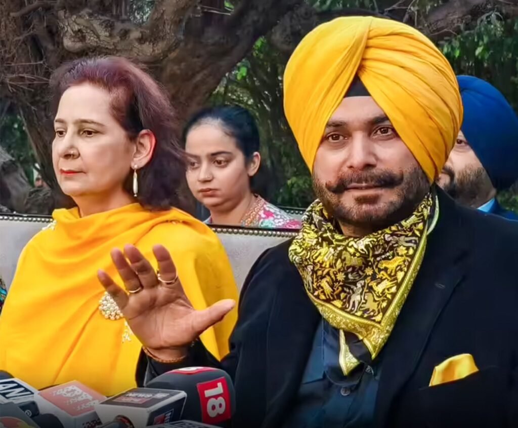 पूर्व क्रिकेटर नवजोत सिंह सिद्धू की धर्मपत्नी ने बनाई नई राजनीतिक पार्टी. सिद्धू की पत्नी को कांग्रेस ने कर दिया था निष्कासित पूर्व क्रिकेटर नवजोत सिंह सिद्धू की धर्मपत्नी ने बनाई नई राजनीतिक पार्टी. सिद्धू की पत्नी को कांग्रेस ने कर दिया था निष्कासित kshititech