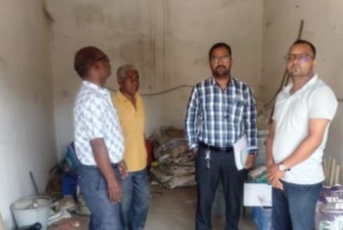 अधिक दर पर खाद बेचने वाले बख्शे नहीं जाएंगे-शक्ति जिले में खाद की कालाबाजारी पर फिर प्रशासन हुआ सख्ते कलेक्टर तोपनो के निर्देशन में लगातार कृषि विभाग एवं प्रशासन के अधिकारी कर रहे दुकानों का निरीक्षण अधिक दर पर खाद बेचने वाले बख्शे नहीं जाएंगे-शक्ति जिले में खाद की कालाबाजारी पर फिर प्रशासन हुआ सख्ते कलेक्टर तोपनो के निर्देशन में लगातार कृषि विभाग एवं प्रशासन के अधिकारी कर रहे दुकानों का निरीक्षण kshititech