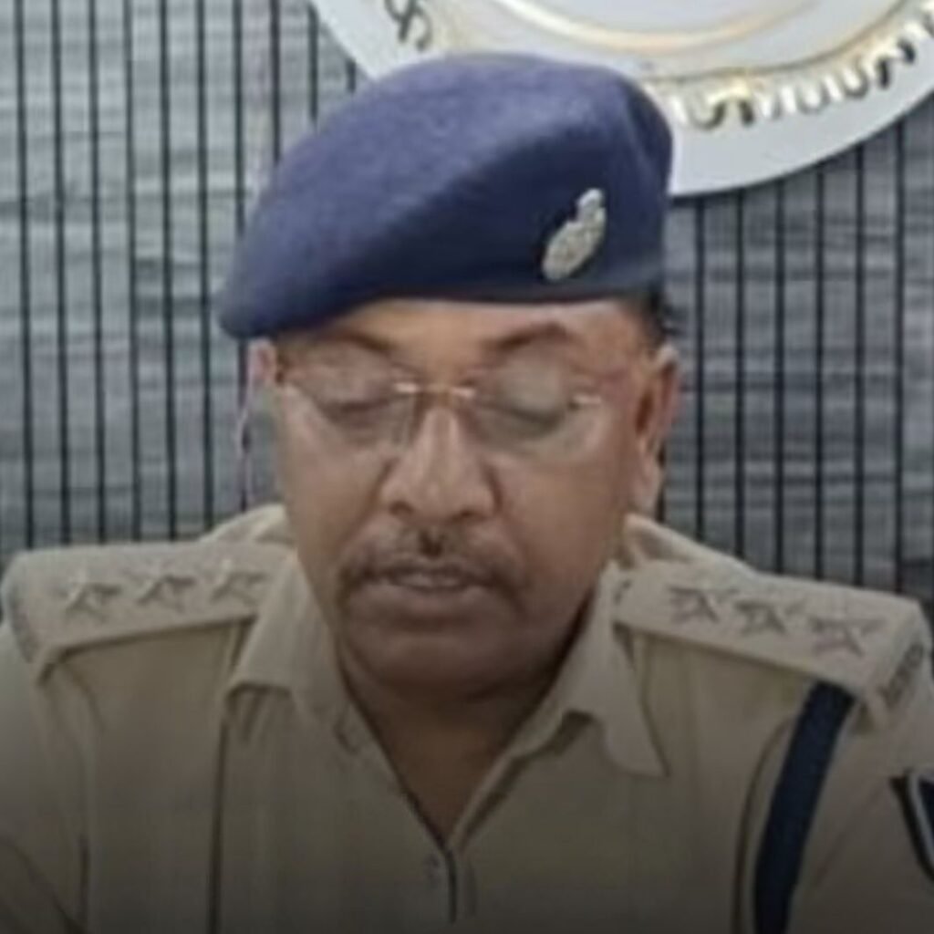 80 करोड़ की काली कमाई करने वाला पुलिस डीएसपी हुआ सस्पेंड. अनेको गर्लफ्रेंड भी बना रखी थी डीएसपी ने kshititech