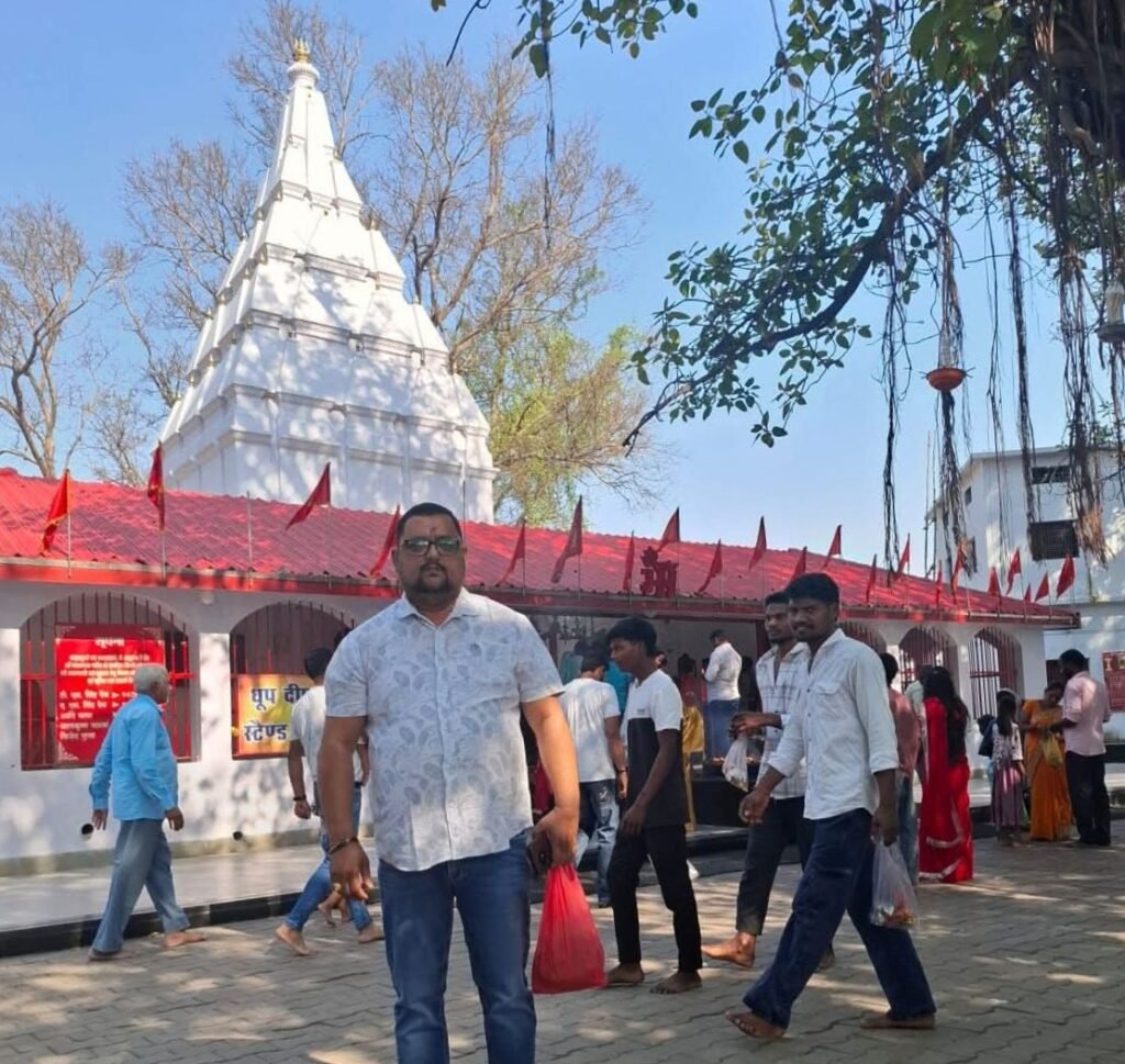 जर्नलिस्ट वेलफेयर यूनियन के प्रदेश अध्यक्ष अमित गौतम ने करी अंबिकापुर पुलिस अधीक्षक से मुलाकात.यूनियन के संगठन को मजबूत बनाने दौरे पर है प्रदेश अध्यक्ष जी. प्रसिद्ध महामाया मंदिर में भी विशेष पूजा- अर्चना की गौतम जी ने kshititech