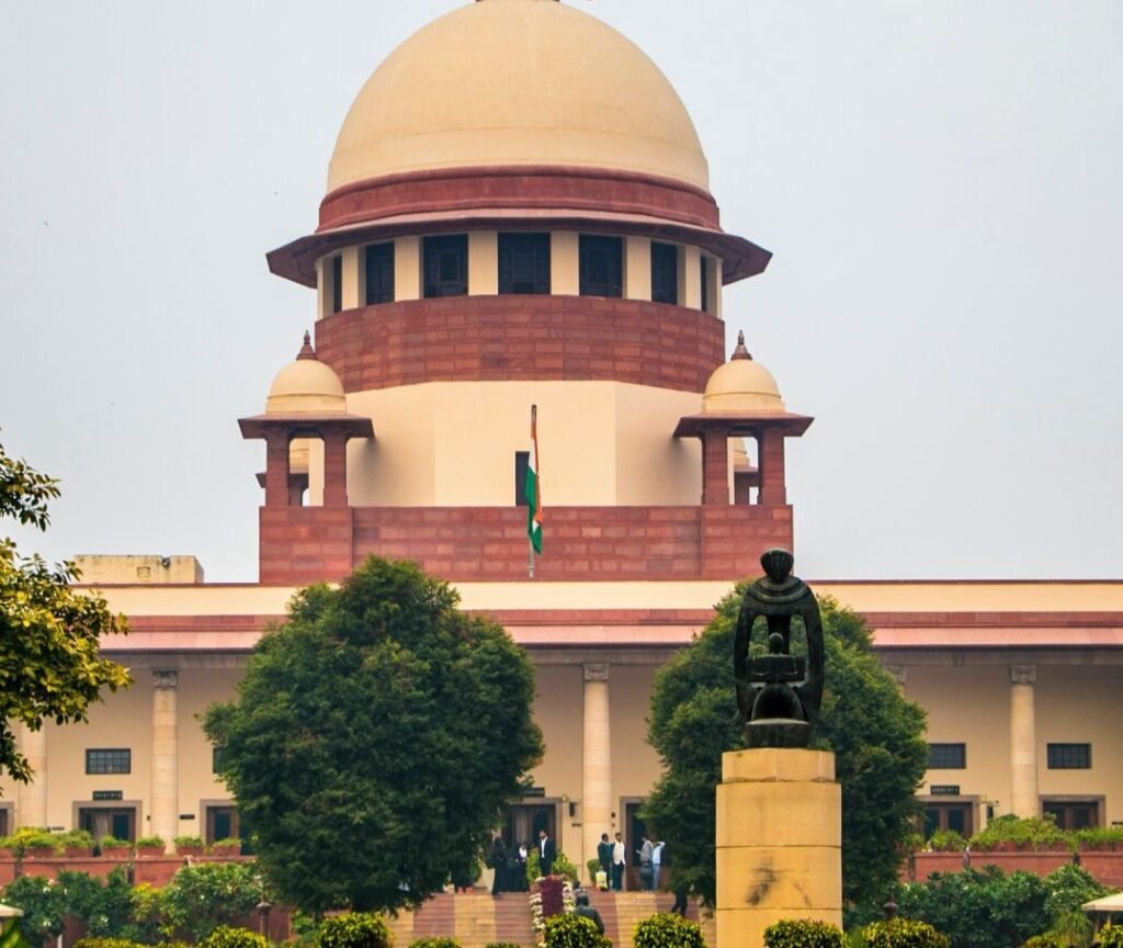 केंद्र ने सुप्रीम कोर्ट से कहा- जनहित याचिकाओं को किया जाए खत्म. बुधवार को सबरीमाला मामले में सुनवाई के दौरान केंद्र सरकार ने उठाए सवाल केंद्र ने सुप्रीम कोर्ट से कहा- जनहित याचिकाओं को किया जाए खत्म. बुधवार को सबरीमाला मामले में सुनवाई के दौरान केंद्र सरकार ने उठाए सवाल kshititech