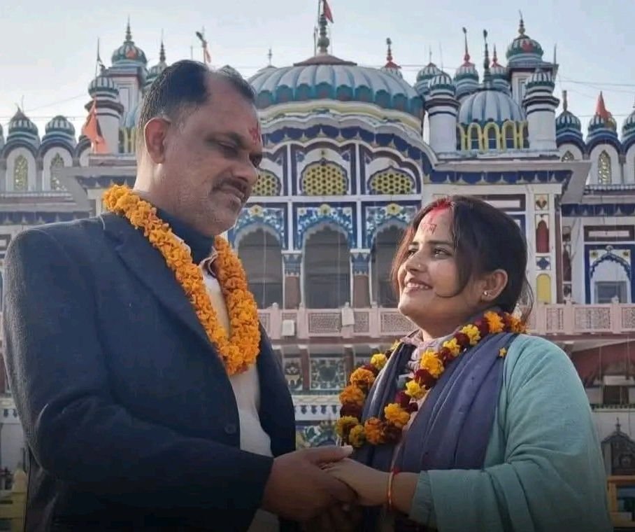 गुरु-शिष्या का रिश्ता बना शादी का बंधन, कहानी हुई वायरल गुरु-शिष्या का रिश्ता बना शादी का बंधन, कहानी हुई वायरल kshititech