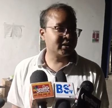 हादसा दुखद-वेदांता पावर हादसे में मृतकों को मिलेगा 35 लाख का मुआवजा एवं घायलों को 15 लाख. शक्ति जिले के कलेक्टर अमृत विकास तोपनों ने कहा- अब तक 14 मजदूरों की हुई मृत्यु. हादसे को लेकर प्रशासन गंभीरता के साथ कर रहा कार्य.मृतकों के परिवारों को मिलेगी नौकरी. कंपनी प्रबंधन के साथ बातचीत पर बनी सहमति kshititech