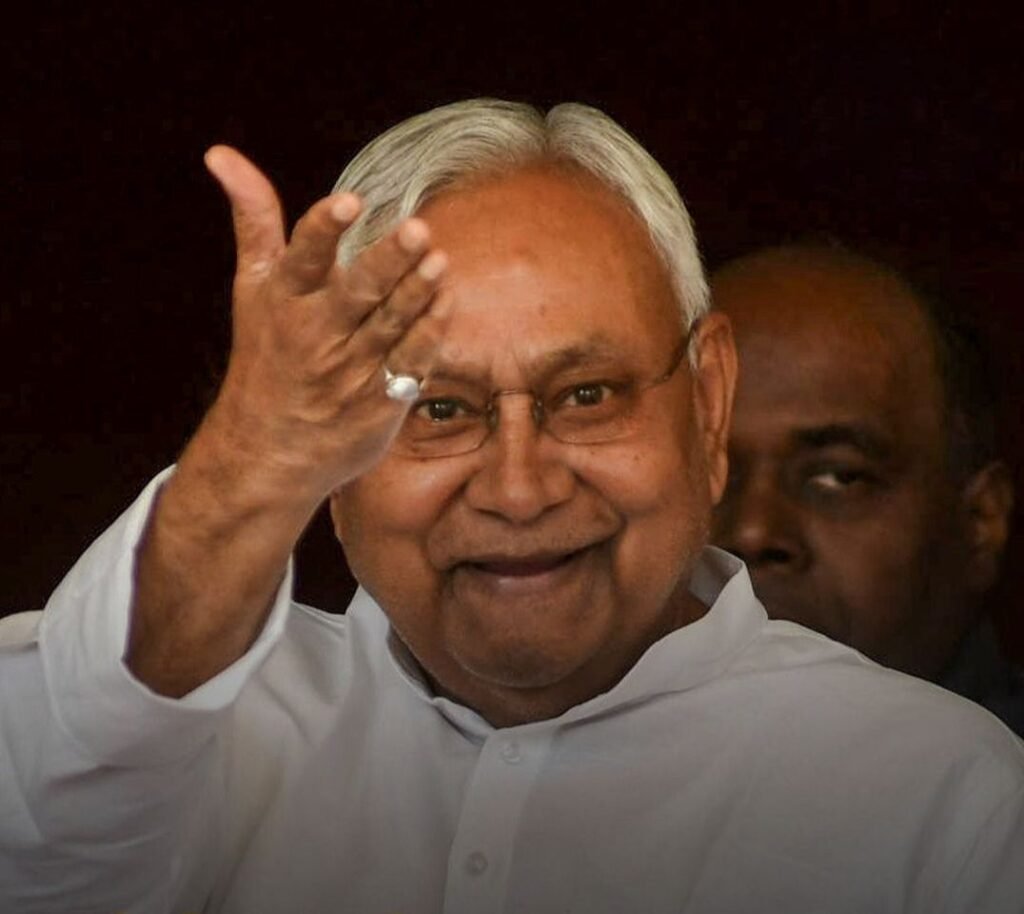 नीतीश कुमार ने कह दी बड़ी बात -कहा नहीं छोड़ कर जाऊंगा बिहार.सम्राट चौधरी के कामों पर रहेगी मेरी नजर. कहां बेटे को सिखाऊंगा राजनीति का दांव पेंच kshititech