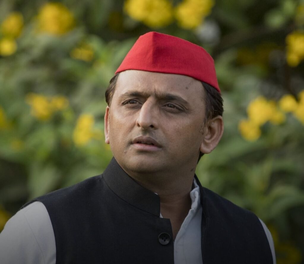 300 यूनिट बिजली फ्री और ₹40000 सालाना मिलेगी पेंशन. सपा प्रमुख अखिलेश यादव की घोषणा. योगी से निपटने बड़ा दांव चलेगी सपा kshititech