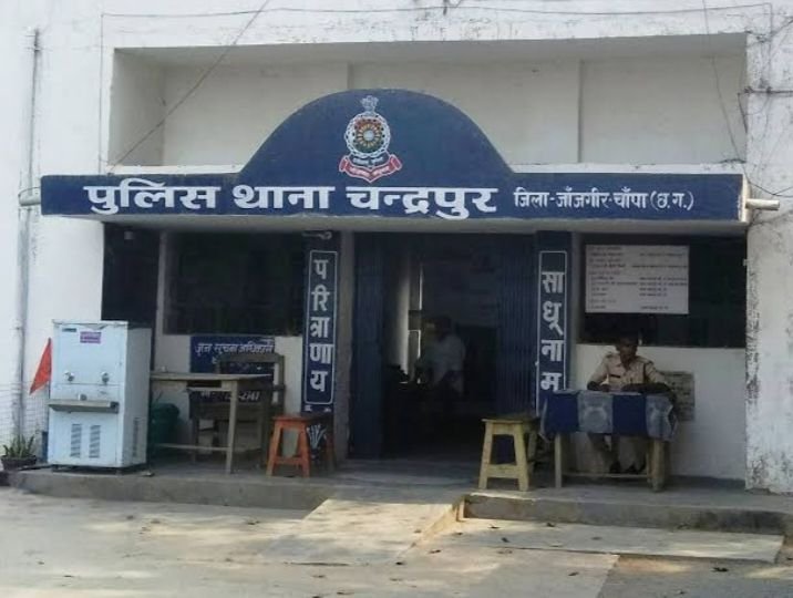 टीआई साहब ने जारी की सराफा दुकानदारों के लिए महत्वपूर्ण सूचना. कहां इस व्यक्ति से ना खरीदें पुराने जेवर. दीगर राज्यों के तीन लोग घूम रहे नकली माल खपाने kshititech