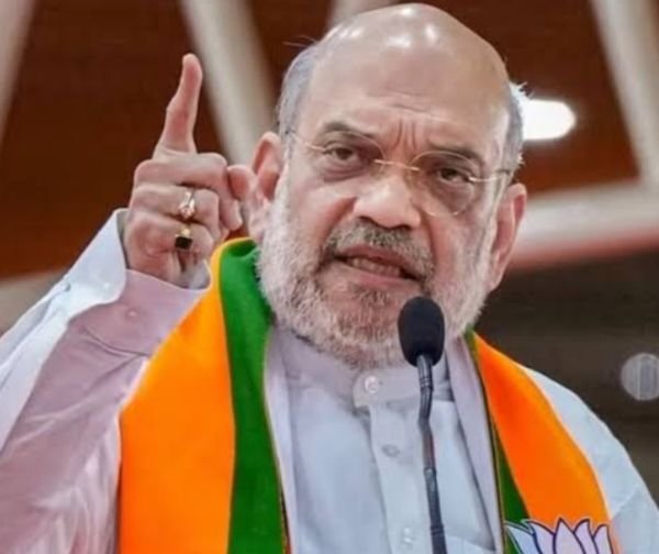 पहले फेज में दीदी के गुंडे घर से बाहर नहीं निकले। मैं गुंडो को बोलता हूं कि दूसरे फेज में भी बाहर मत आना वरना 4 मई के बाद उल्टा लटका कर सीधा कर दूंगा-अमित शाह गृहमंत्री. पतन निश्चित है ममता सरकार का. kshititech