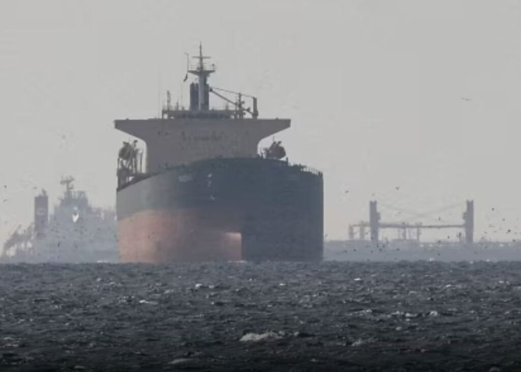 विचित्र घटना-होर्मुज मिशन में ‘बंदर अटैक’ से हड़कंप! अमेरिकी नौसेना के ऑपरेशन के बीच मचा बवाल, एक सैनिक घायल kshititech